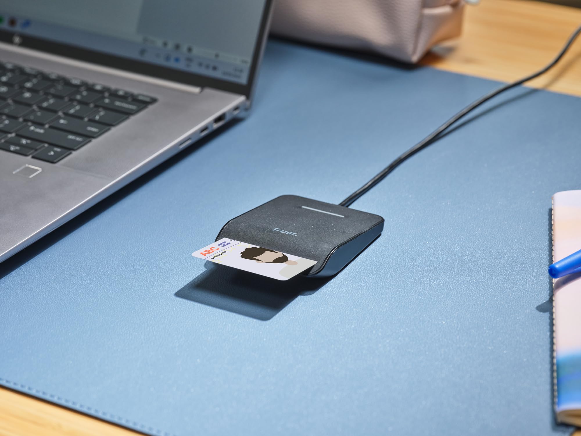 trust-lecteur-de-carte-dni-usb-c-lecteur-de-cartes-puce-d-identification-conform image 3