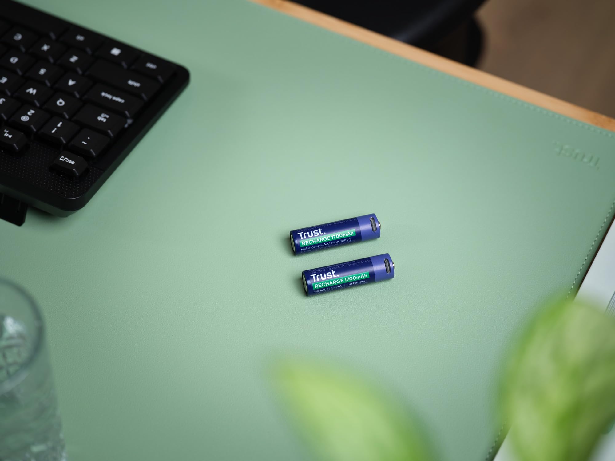 trust-piles-aa-rechargeables-usb-c-1700-mah-lot-de-2-accus-haute-capacit-avec-po image 5