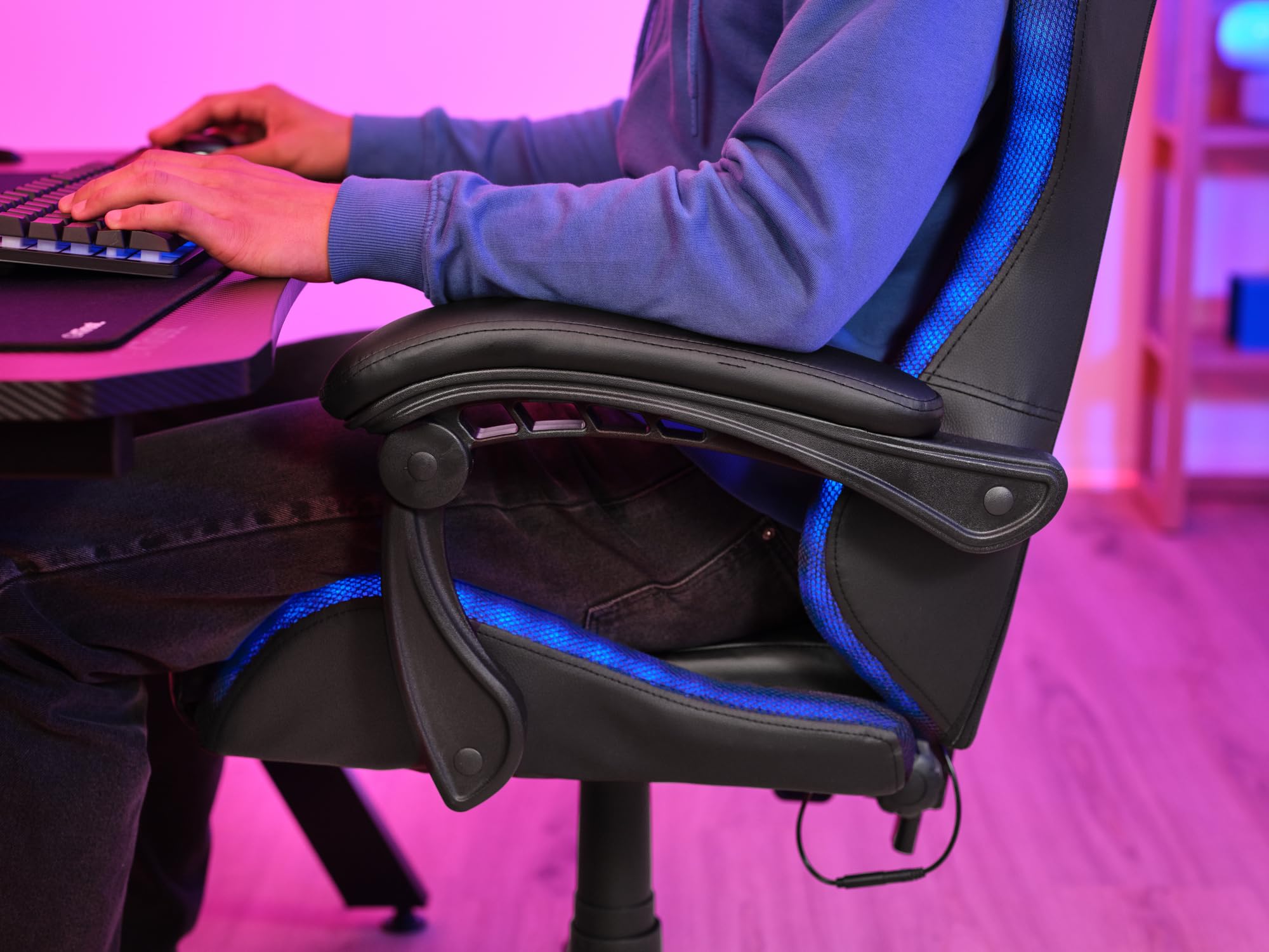 trust-gxt-704-roniq-chaise-gaming-rgb-led-178-couleurs-et-effets-accoudoirs-remb image 7