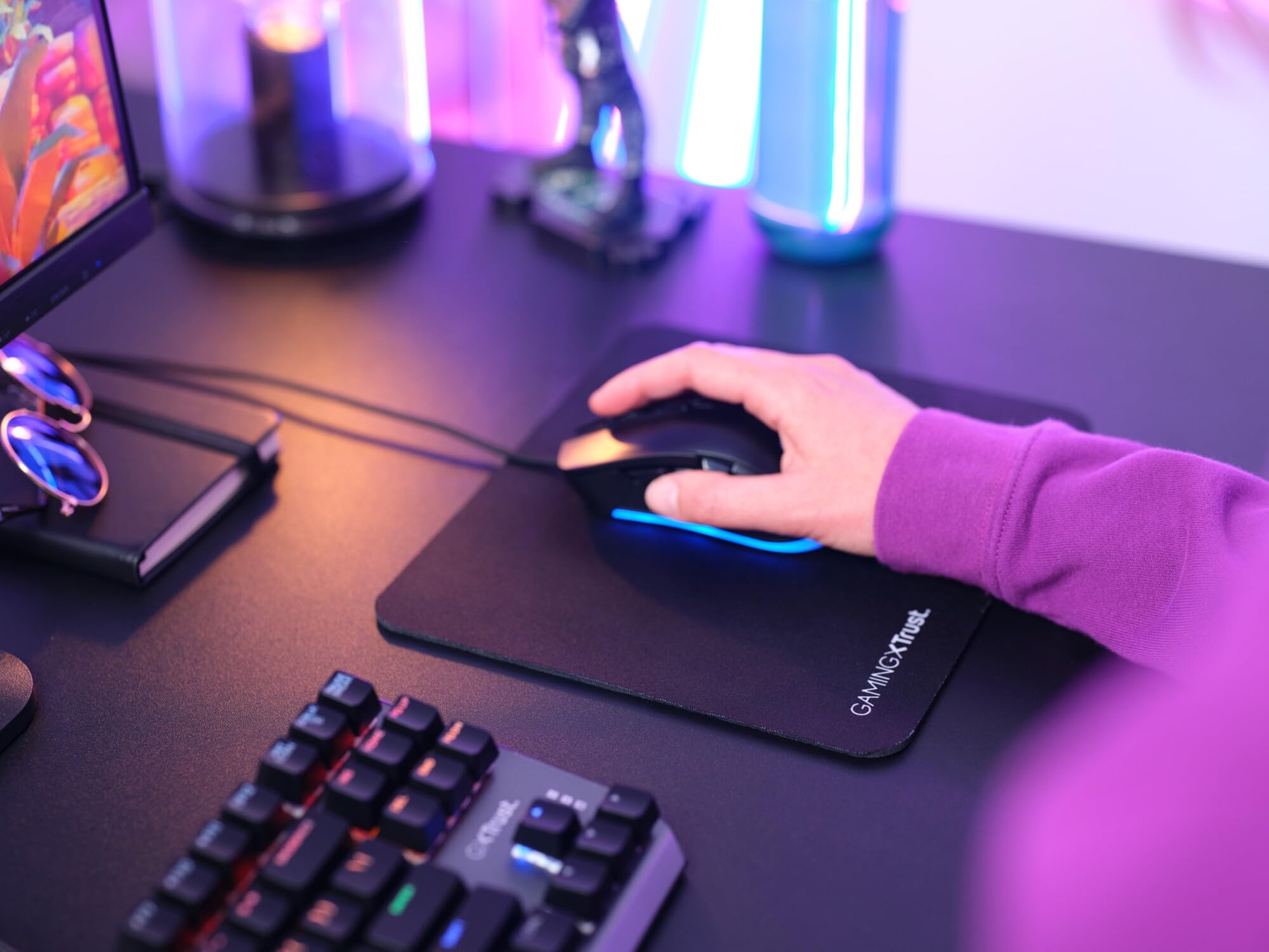 trust-tapis-de-souris-gamer-m-25-x-21-cm-mouse-pad-de-jeu-textur-noir-base-antid image 3