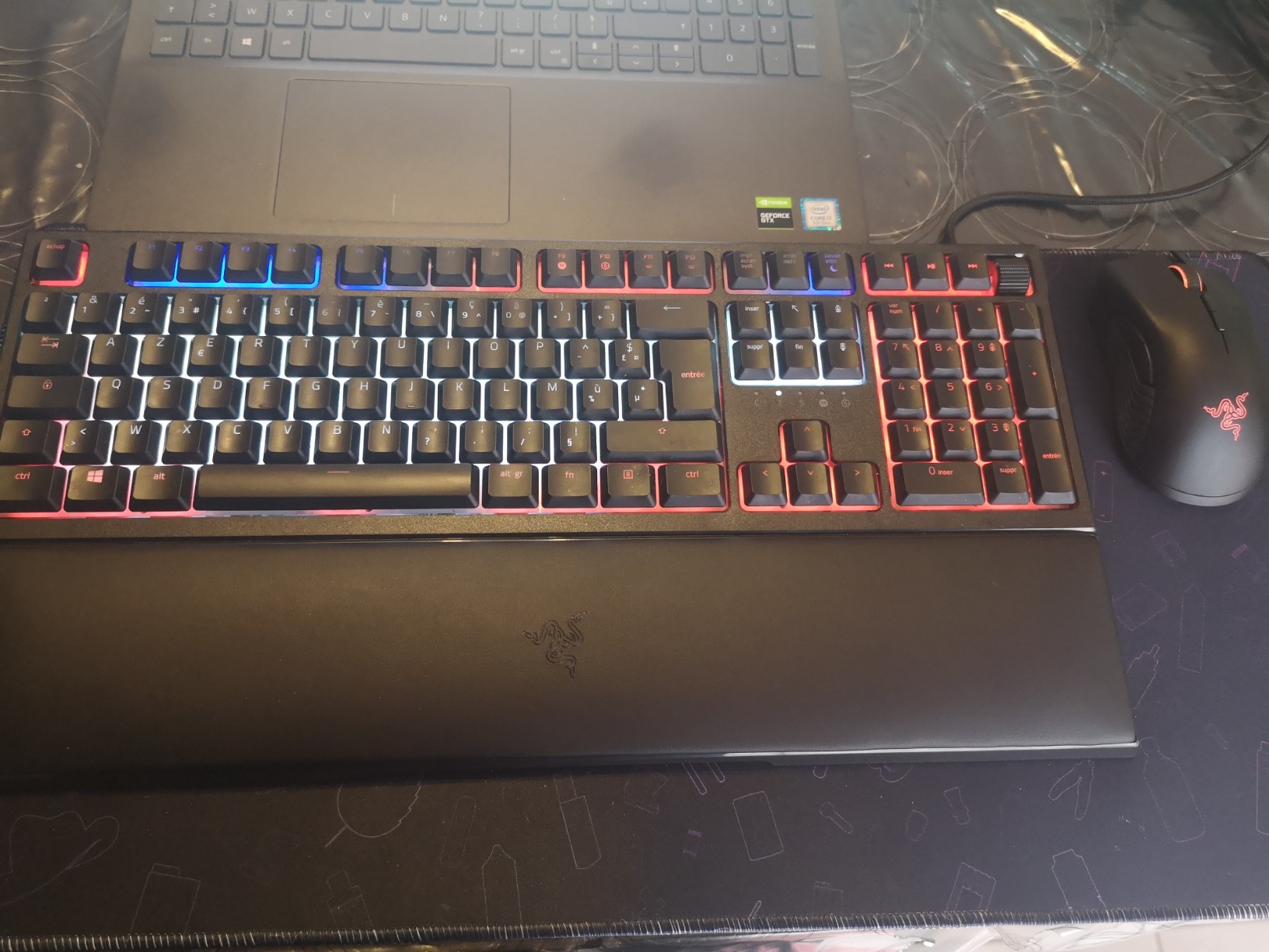 Très bon clavier, un peu bruyant